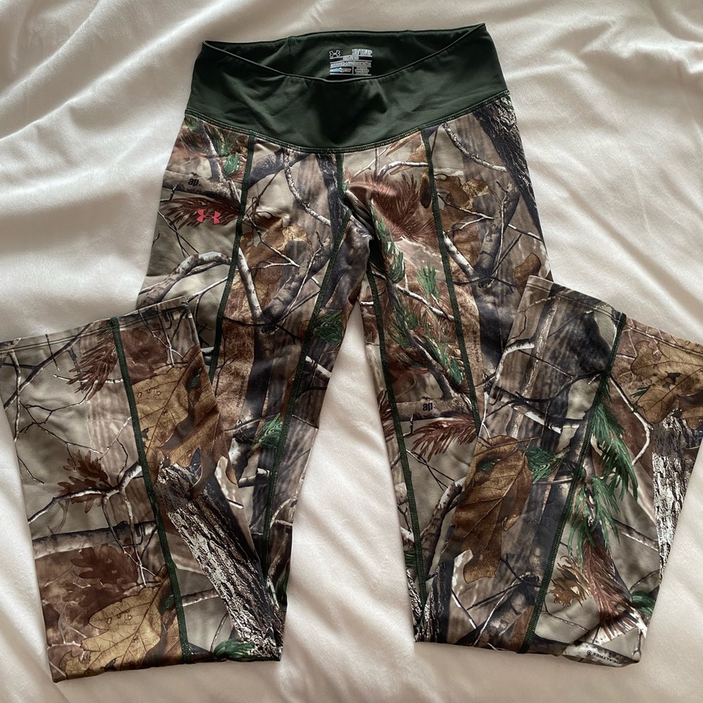 Women’s Under Armour cold gear, scent control camouflage pant